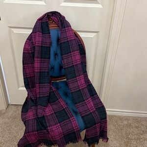 Really Wild london, wool scarf purple, gray, black 28 inches by 84 inches